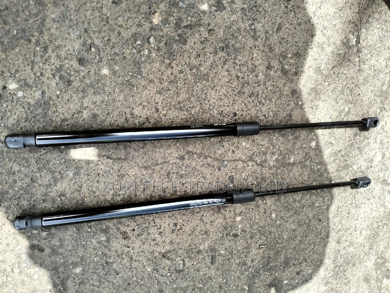TOUAREG Bonnet Shocks