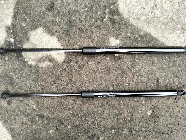 PRADO FJ 150 Bonnet Shocks