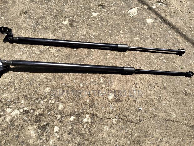 Ractis Boot Shocks - main view