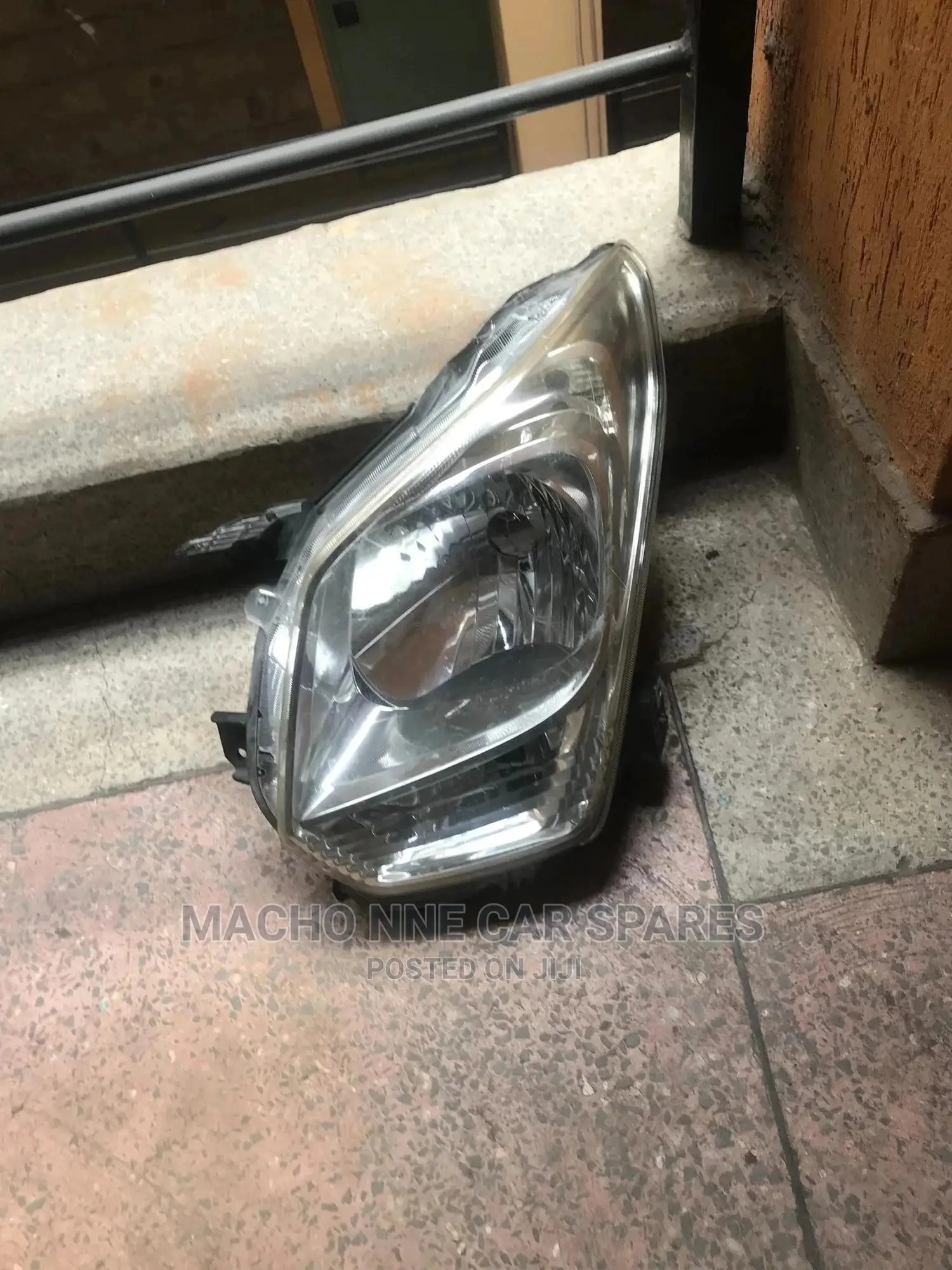 Suzuki Wagon R 2012 Headlight