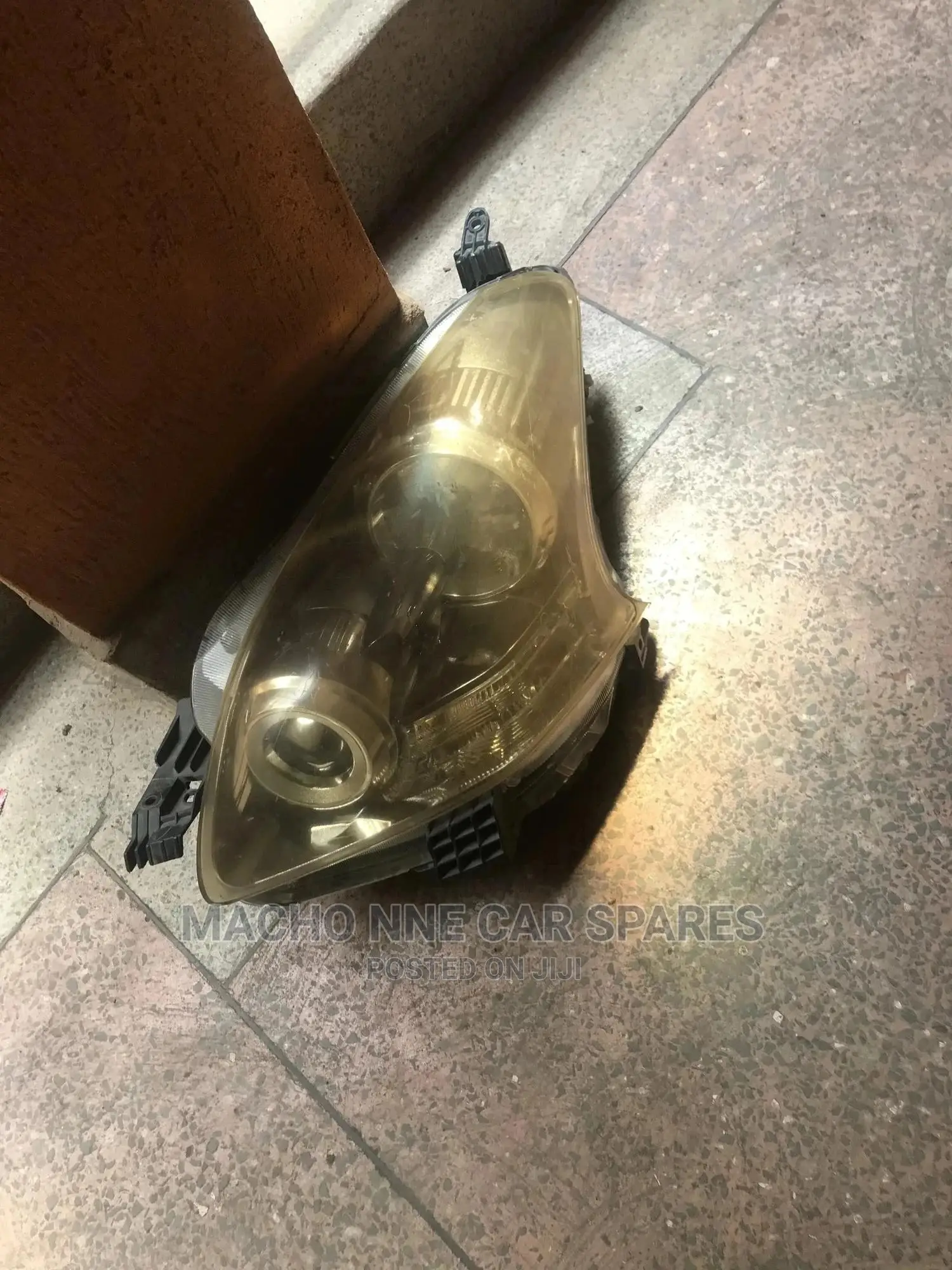 Toyota Ractis 2008 Xenon Headlight