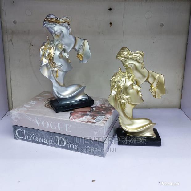 Resin Statue - thumbnail 2