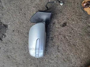 Avensis Side Mirror With Indicator