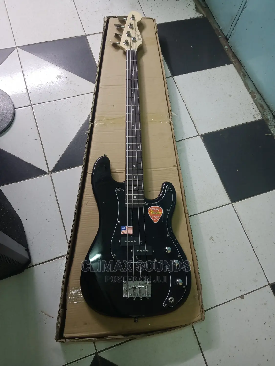 Bass Guitar Fender 4 Strings