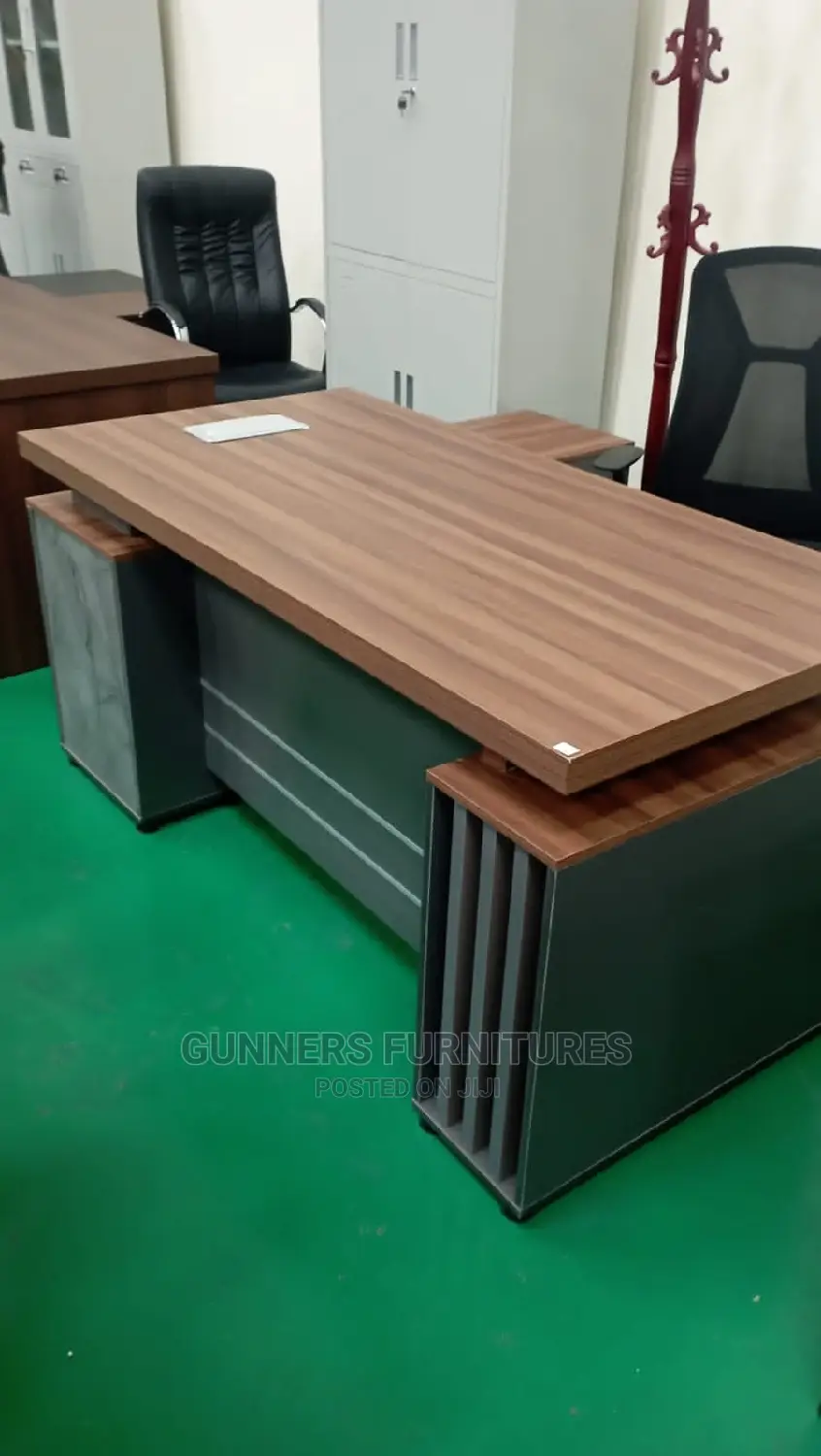 Executive Office Desk 1.6m.