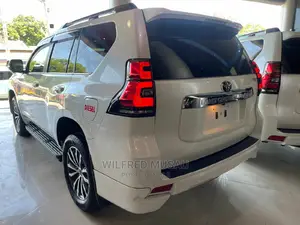 Toyota Land Cruiser Prado 2018 White