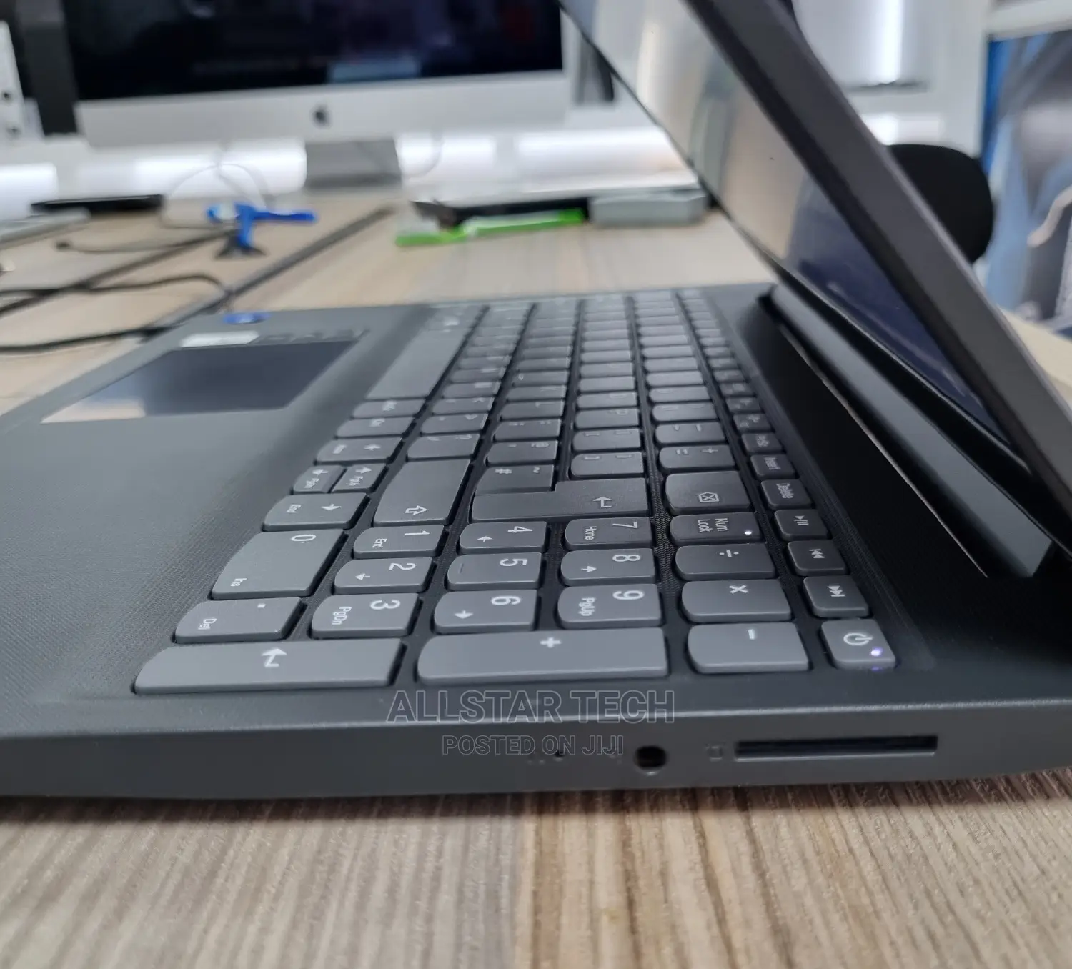 Laptop Lenovo 4GB Intel Celeron HDD 1T