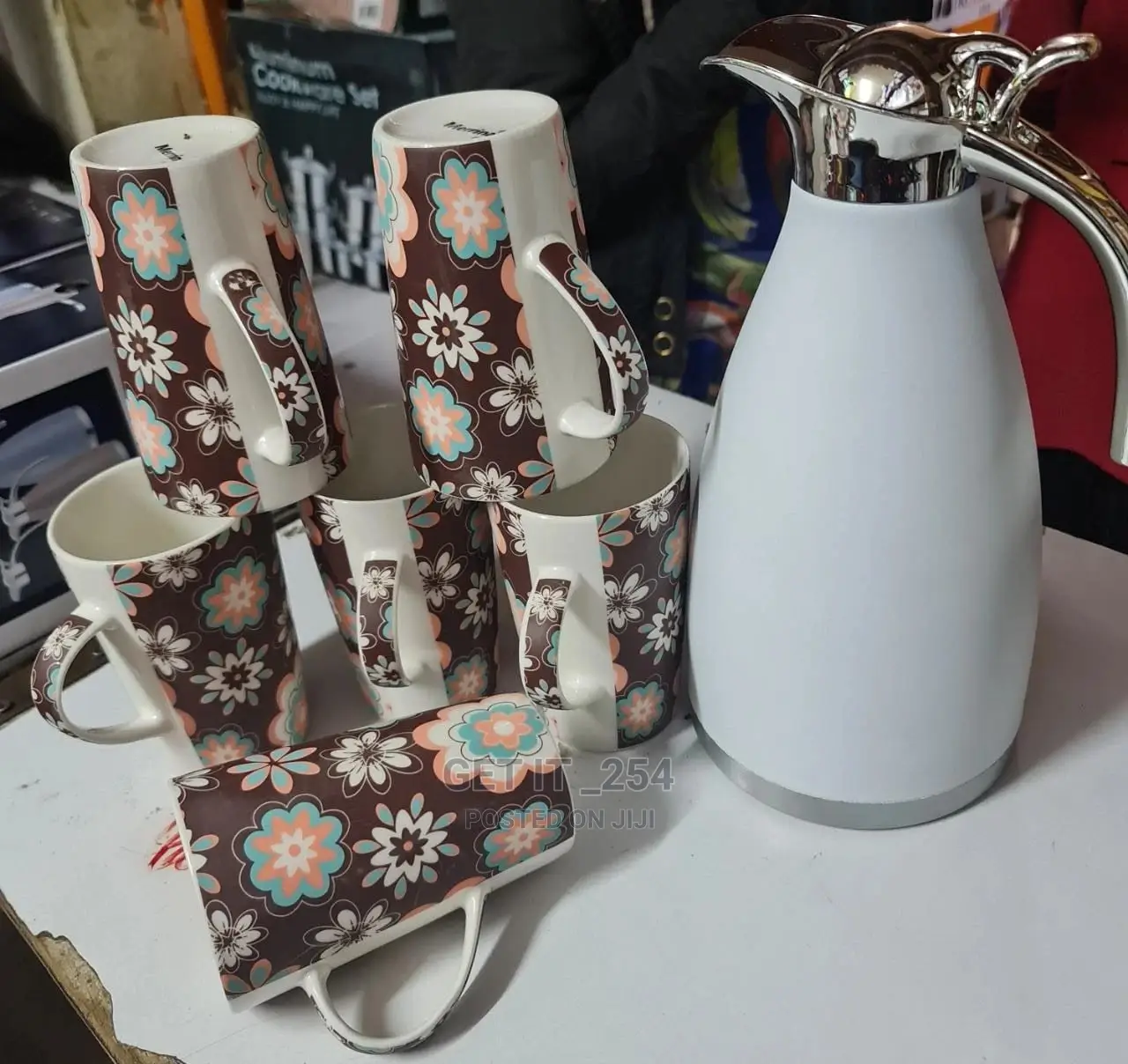 6pcs Mugs and 1 Vacuum Flask