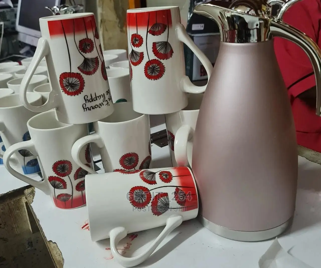 6pcs Mugs and 1 Vacuum Flask
