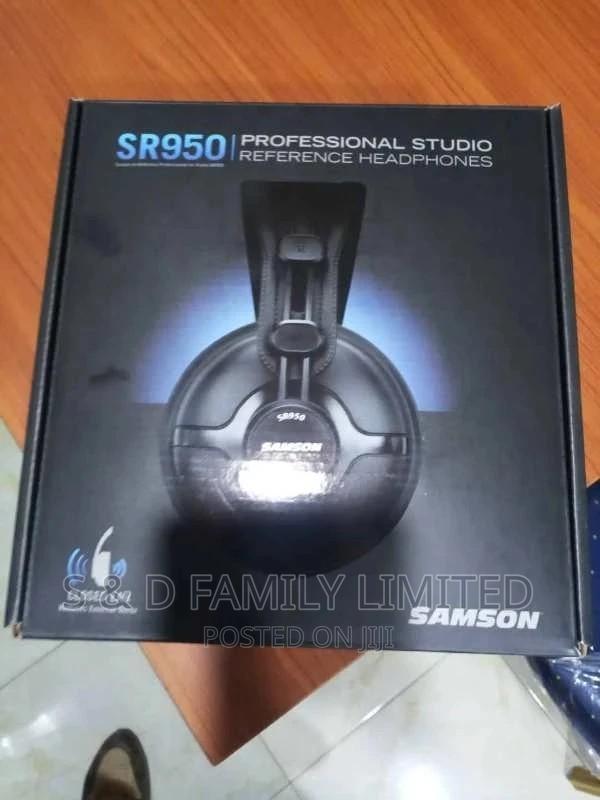 Samson SR950 Professional Headphones - main view