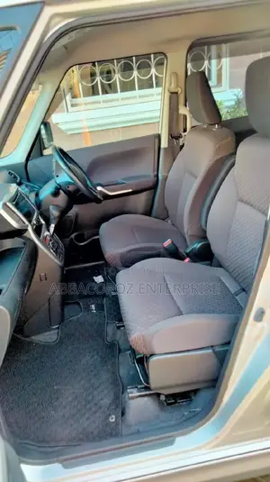Mitsubishi Delica 2016 Silver