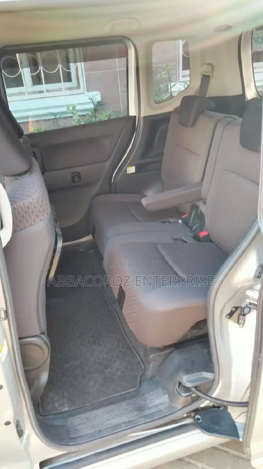 Mitsubishi Delica 2016 Silver