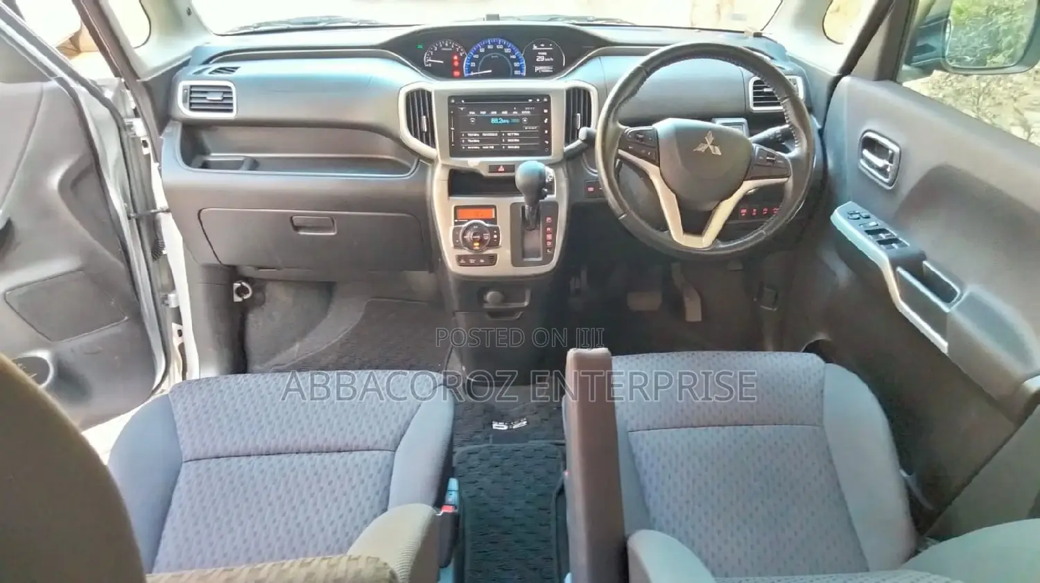 Mitsubishi Delica 2016 Silver
