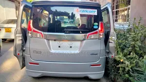 Mitsubishi Delica 2016 Silver