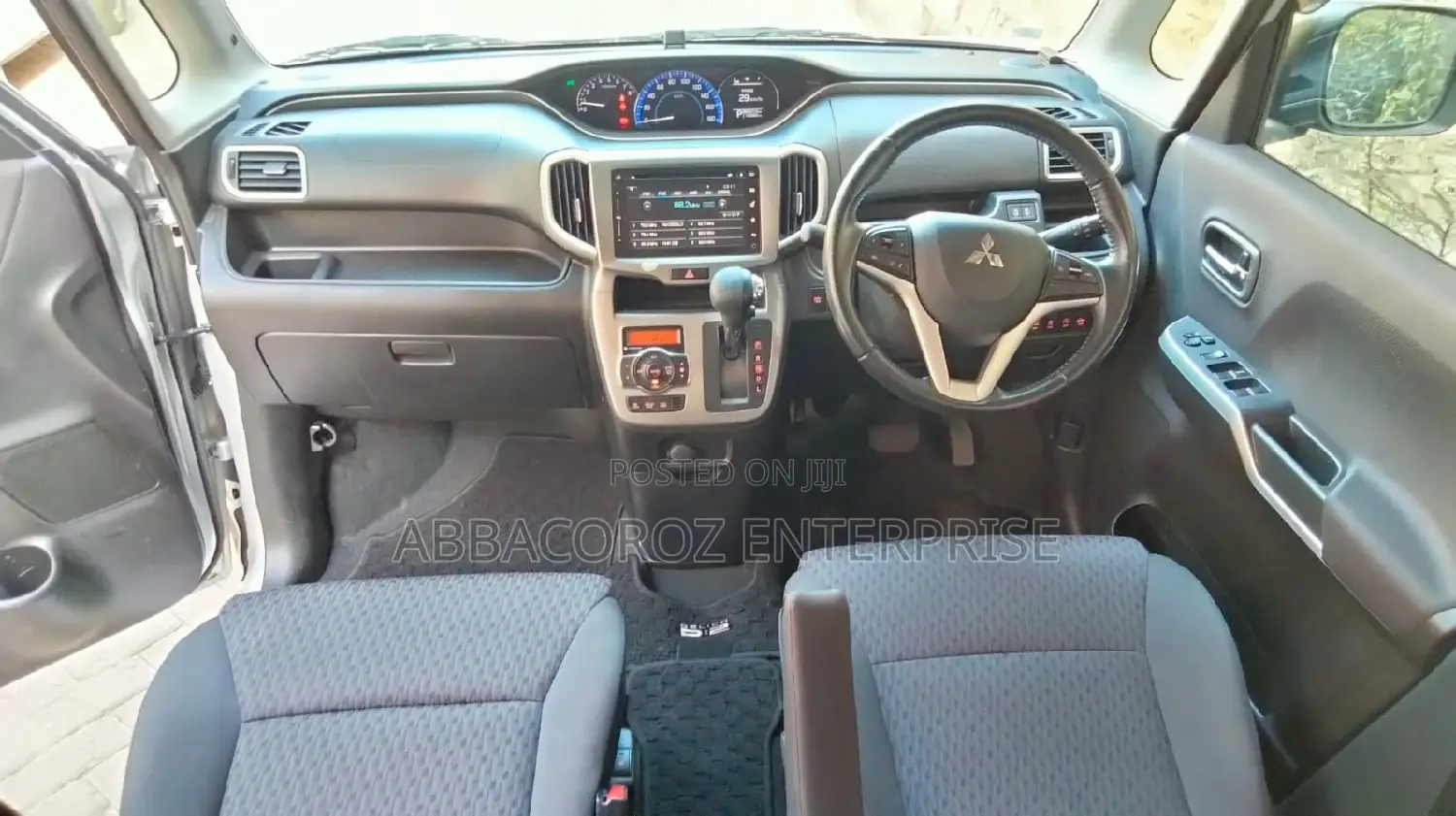 Mitsubishi Delica 2016 Silver