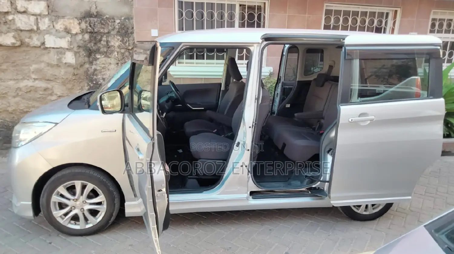 Mitsubishi Delica 2016 Silver
