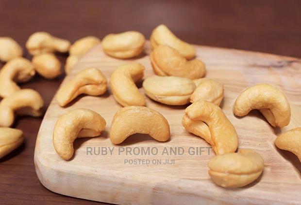 Roasted Salted Cashew Nuts - thumbnail 3