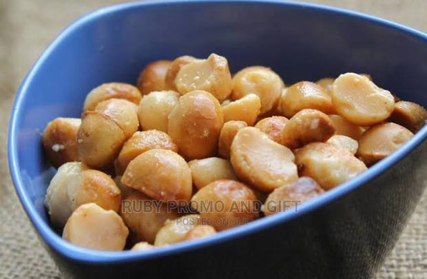 Roasted Salted Macadamia Nuts - thumbnail 4