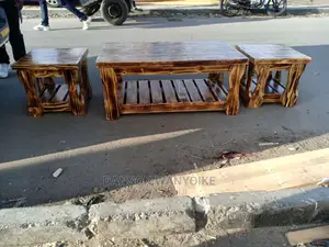 Pallet Coffee Table With Stools for Sale