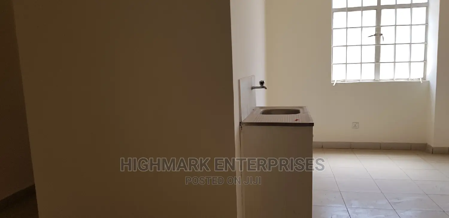 Warehouse to Let in Embakasi
