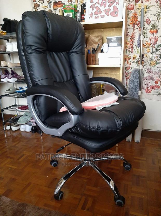Executive Office Leather Chair - main view