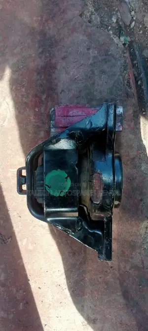 Nissan Serena Engine Mount