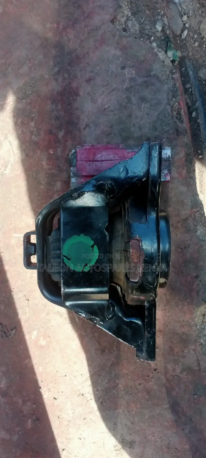 Nissan Serena Engine Mount