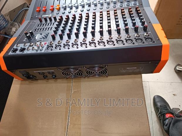 Yamaha RS 12 Powered Mixer - thumbnail 3