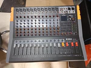 Yamaha RS 12 Powered Mixer - thumbnail 2