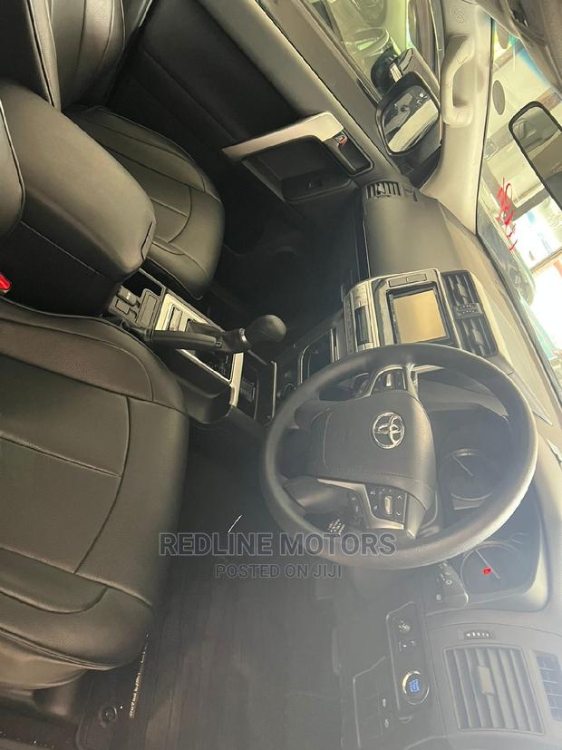 Toyota Land Cruiser Prado 2020 Silver - thumbnail 5