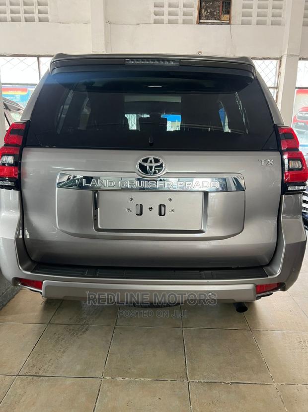 Toyota Land Cruiser Prado 2020 Silver - thumbnail 4