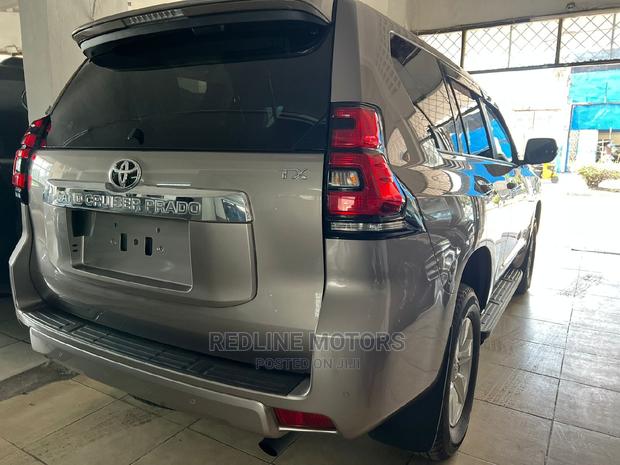 Toyota Land Cruiser Prado 2020 Silver - main view