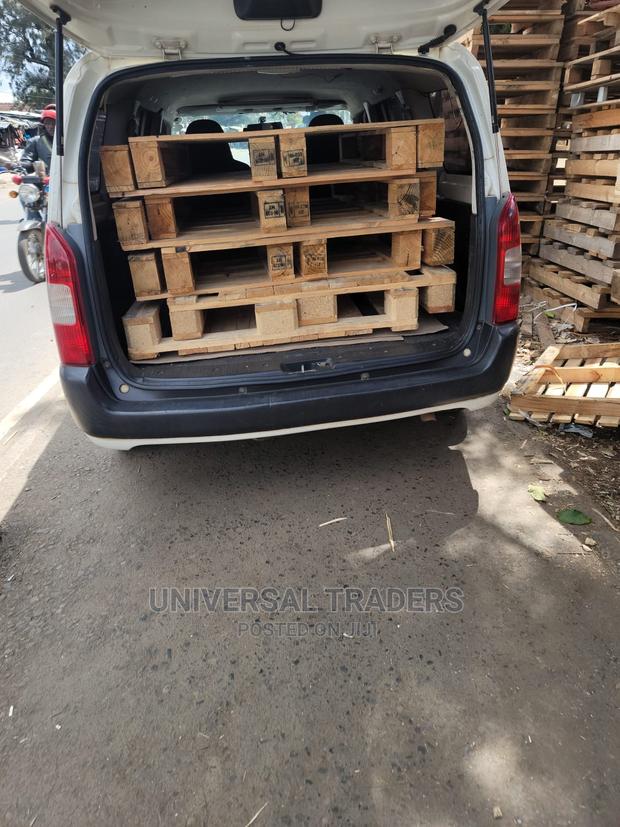 Wooden Pallets - Stackable - main view