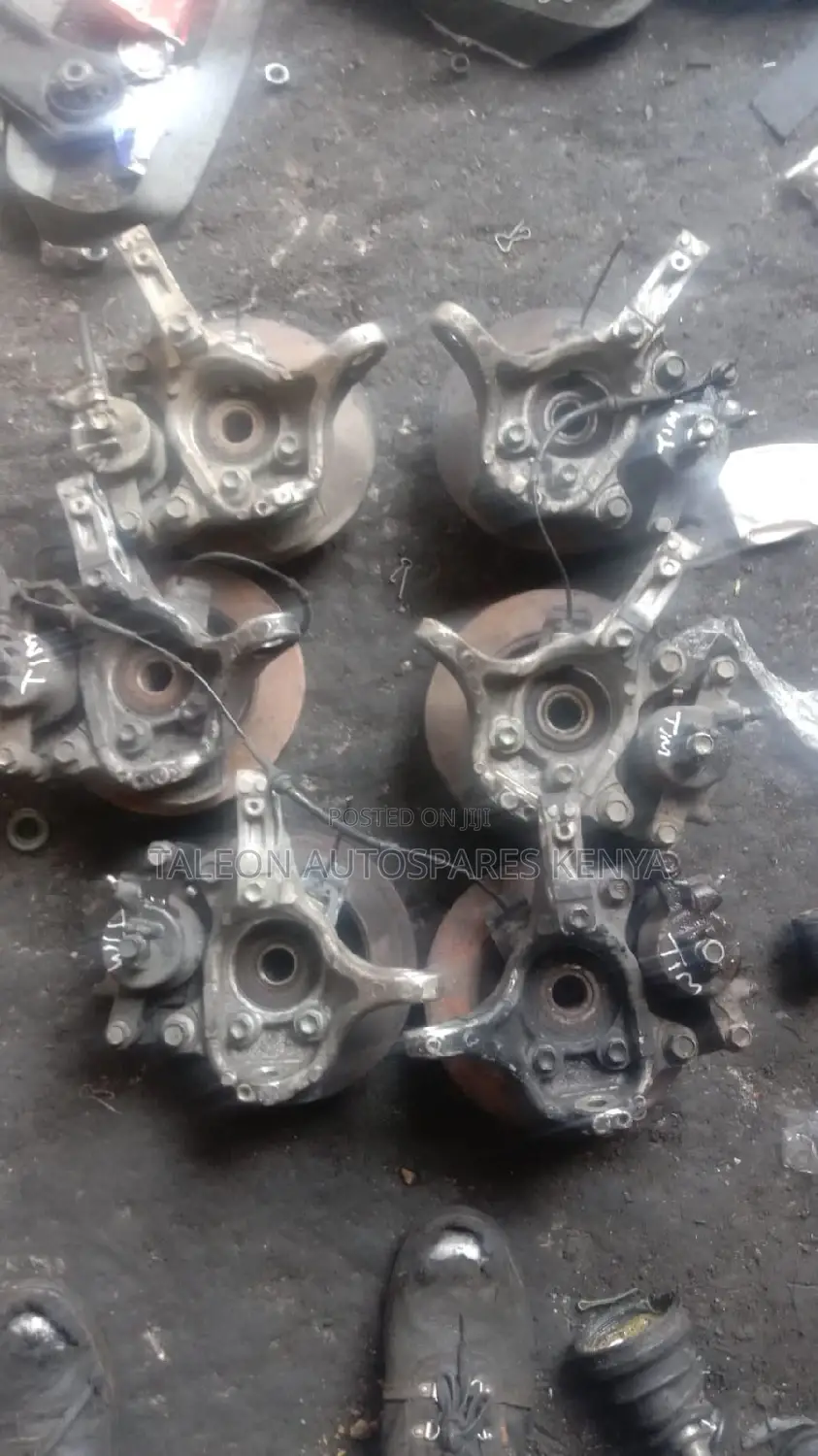 Hilux Hubs