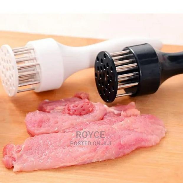 Meat Tenderizer With Stainless Steel Needles - thumbnail 4