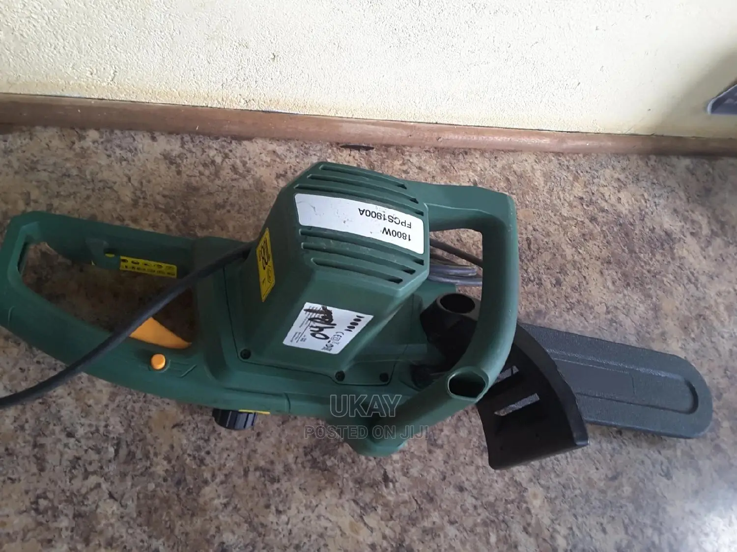 Ex-Uk Electric Chainsaw