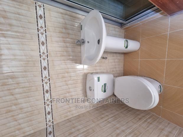 20ft Bedsitter Accommodation - thumbnail 4