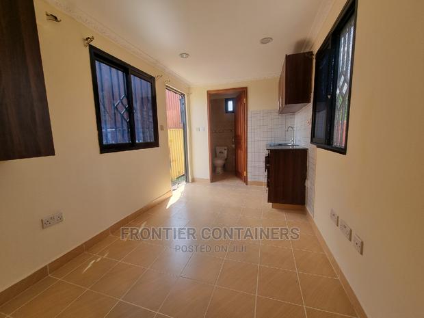 20ft Bedsitter Accommodation - thumbnail 3