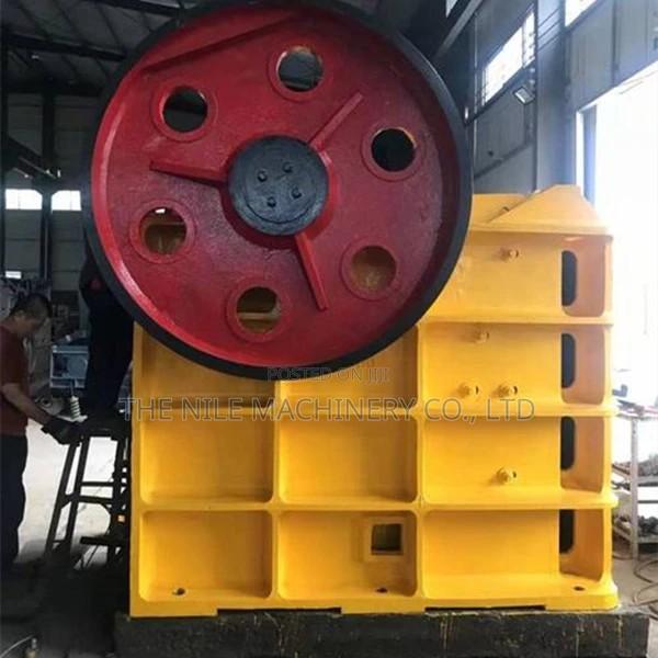 Iron Ore Crusher Machine - Lime Stone Crusher - main view