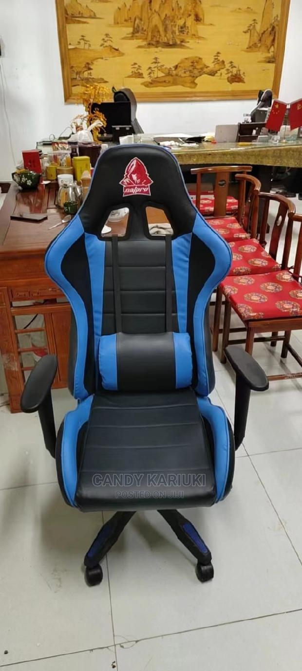 Comfy Gamers Chair - main view