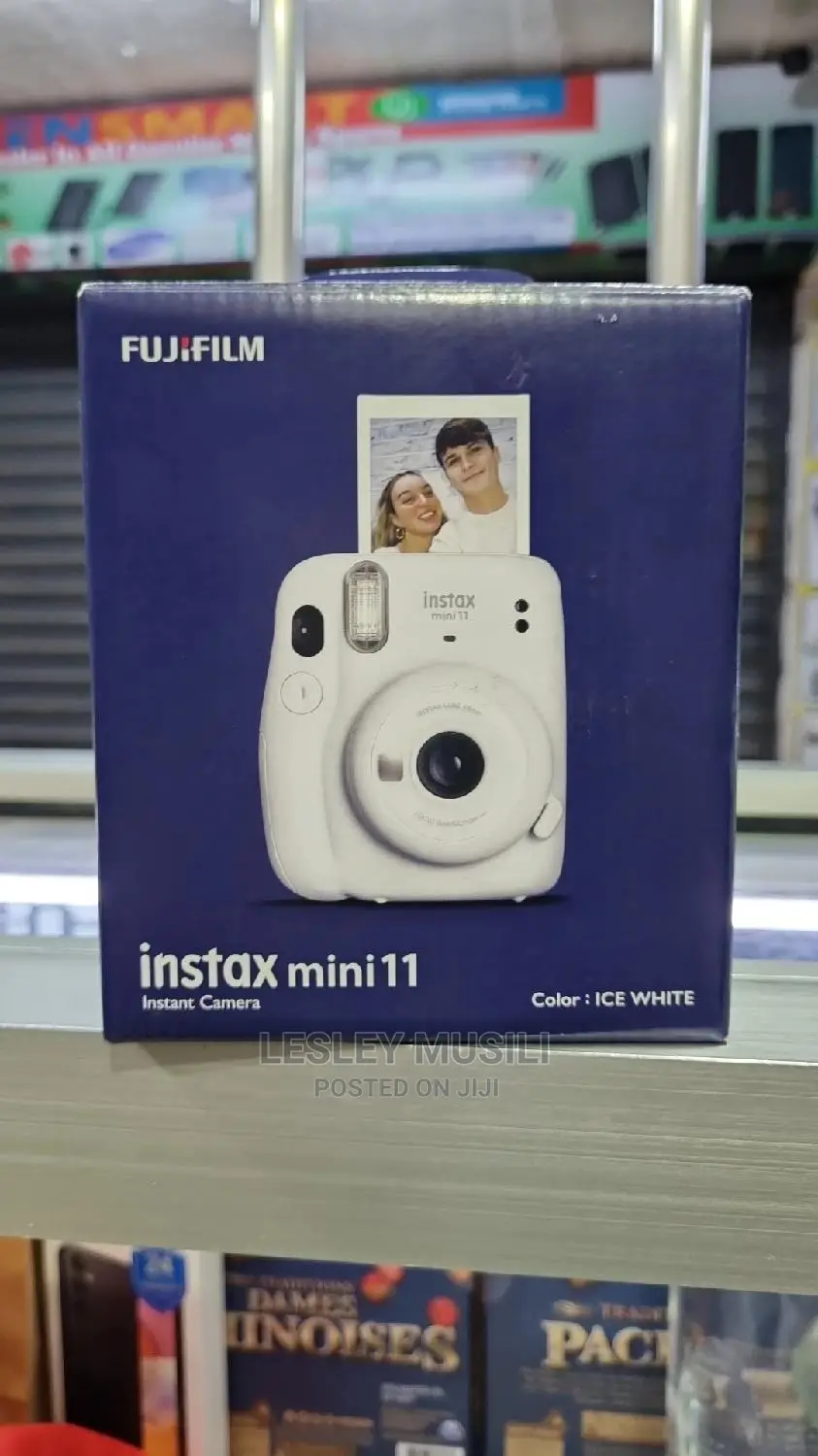 Fuljifilm Instax Mini 11 Instant Camera (Ice White)