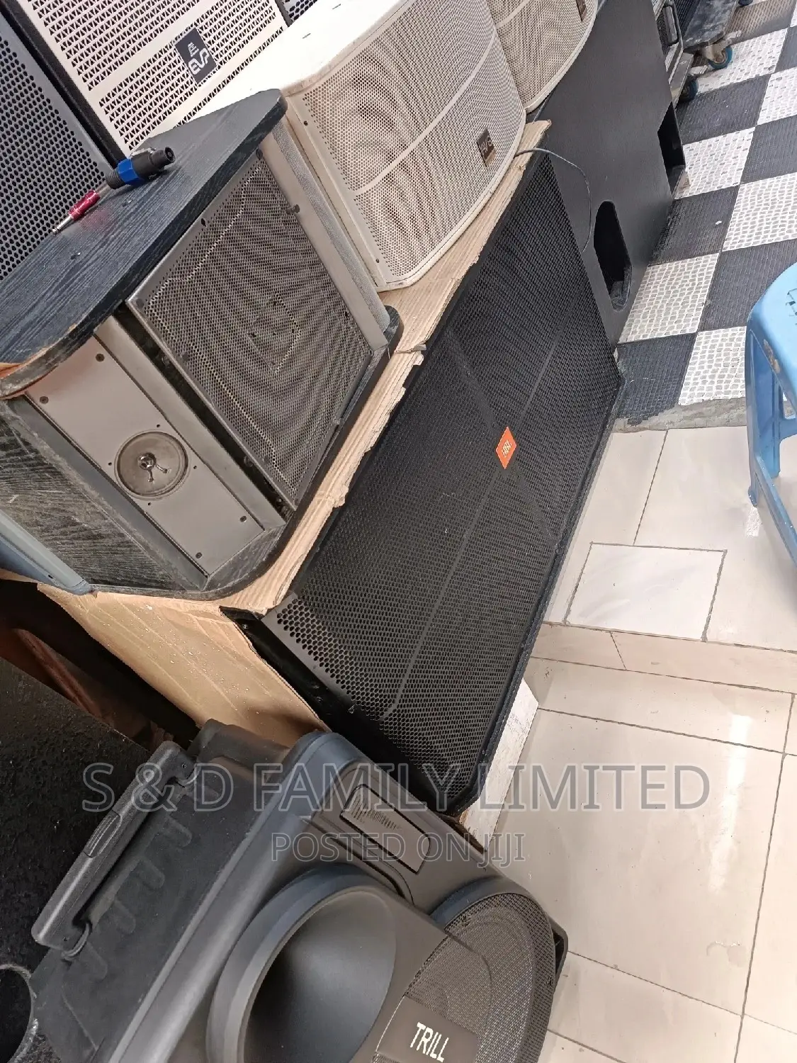 JBL Earthshaker Speaker