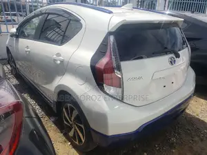 Toyota Aqua 2016 White