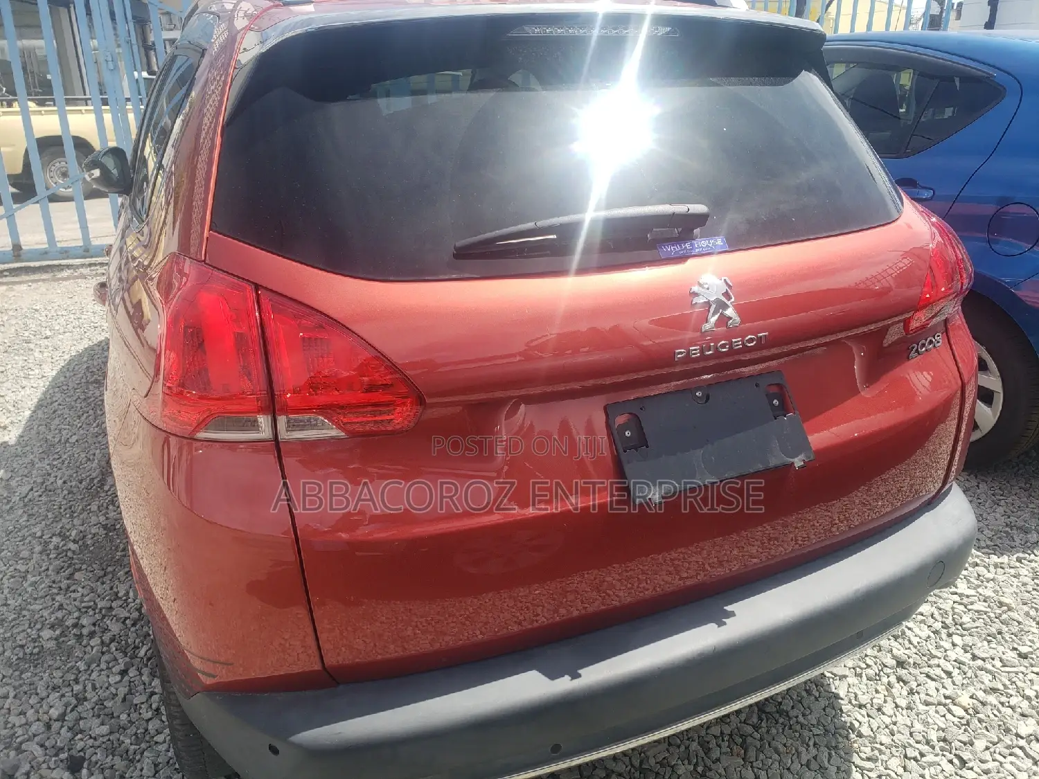 Peugeot 2008 1.2 PureTech (82 Hp) 2016 Red