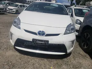 Toyota Prius 2016 White