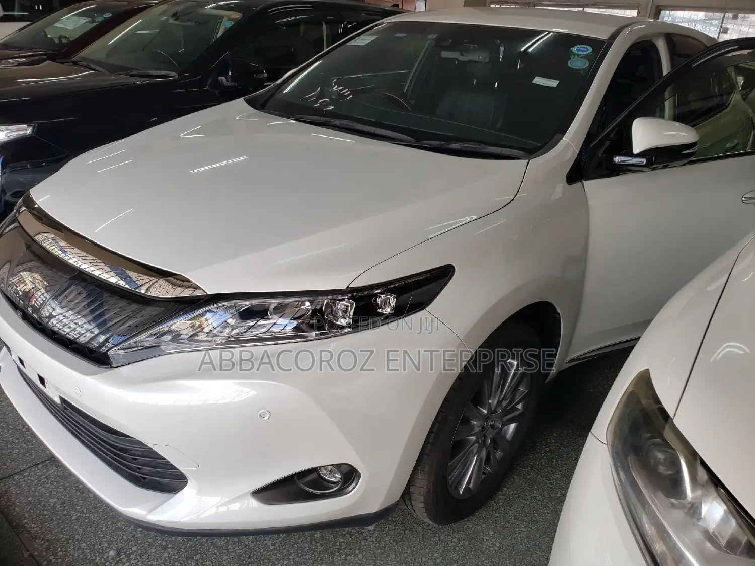 Toyota Harrier 2.0 4WD 2016 Pearl