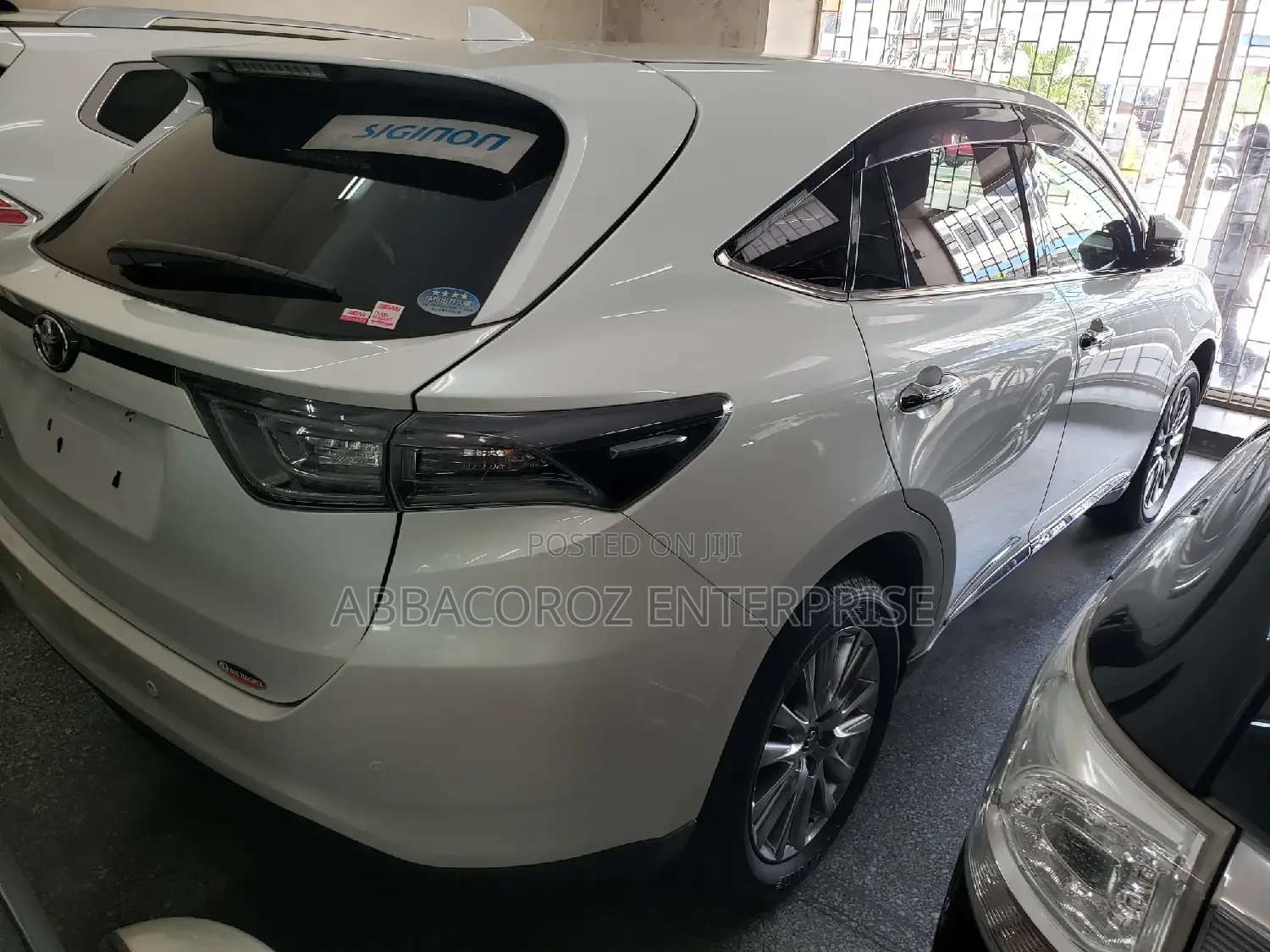 Toyota Harrier 2.0 4WD 2016 Pearl
