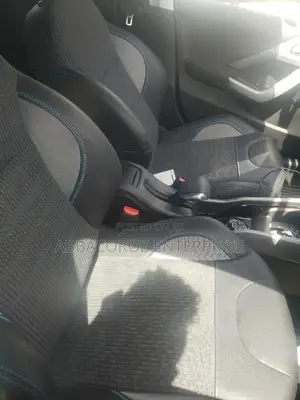 Peugeot 2008 1.2 PureTech (82 Hp) 2016 Red