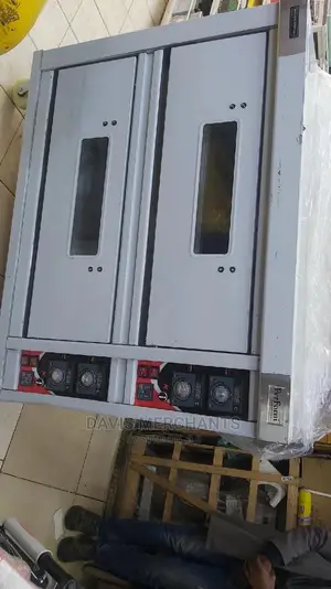 Commercial Oven With 4 Trays