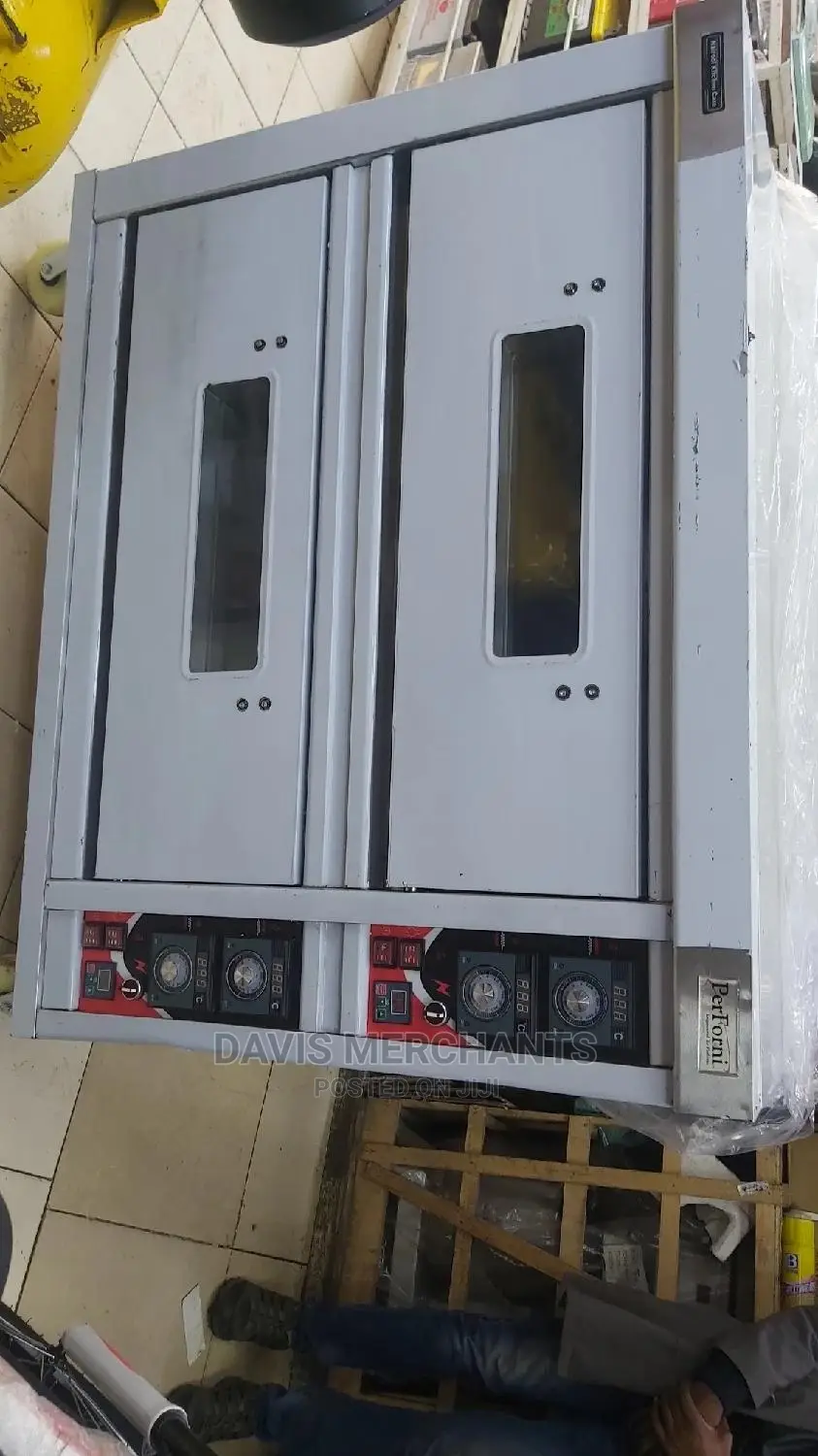Commercial Oven With 4 Trays